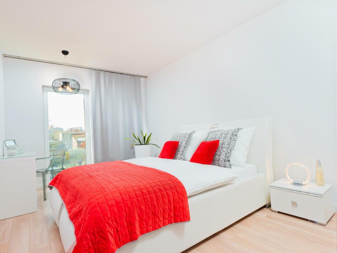 Apartamenty Homely Place - Parking 7 Poznań Extérieur photo